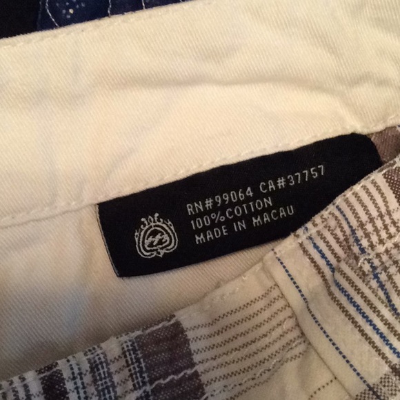 Billabong Plaid Shorts - Picture 4 of 4